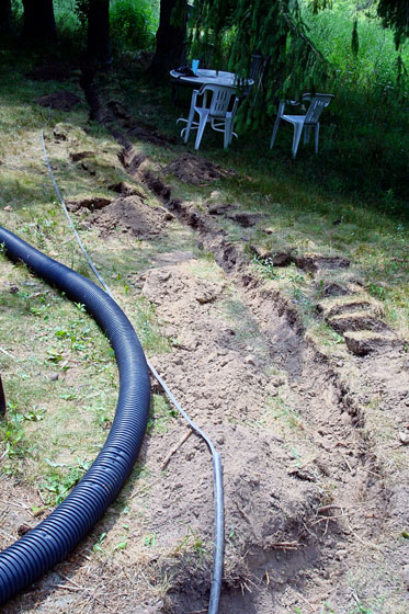 trench1 Narrow trench