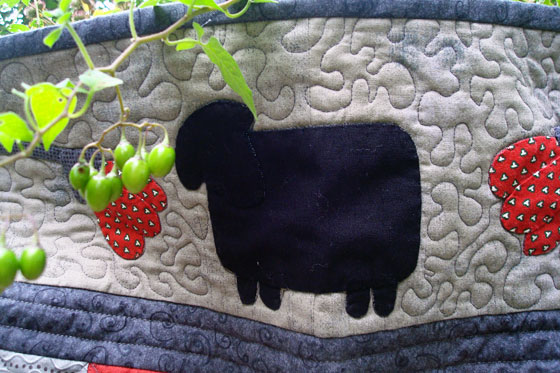 Detail on a quilt based on Kay Harmon design for Springtime Frolic