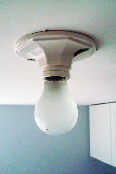 Keyhole light fixture