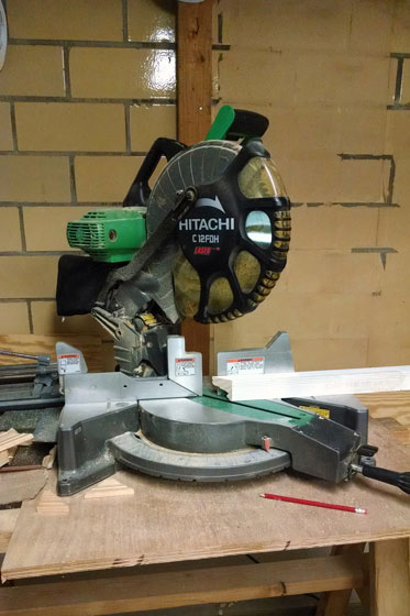 Hitachi compound mitre saw