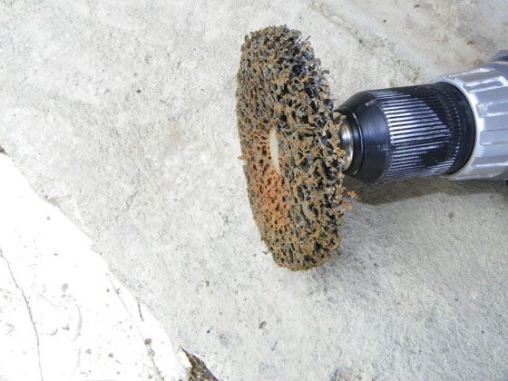 Drill attachment for removing rust