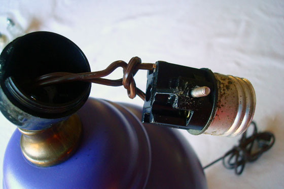 Taking apart a lamp socket