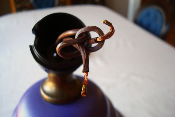 Taking apart a lamp socket