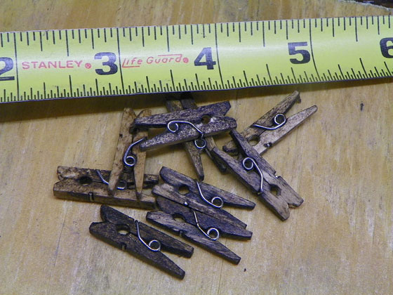 Mini clothespins