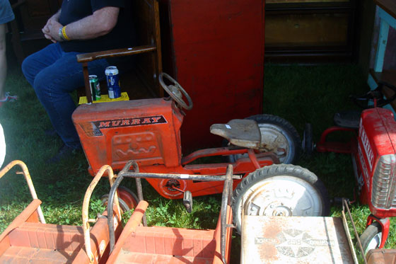 Metal pedal car tractor