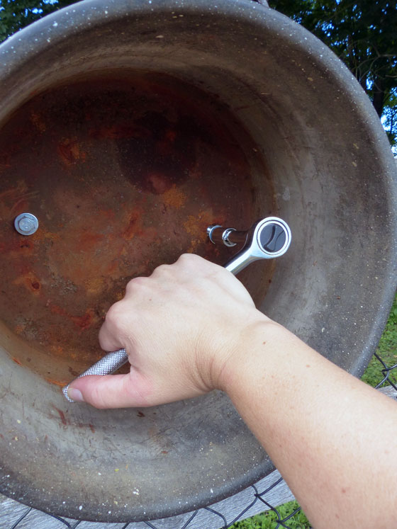 Using a pot as a hose hanger