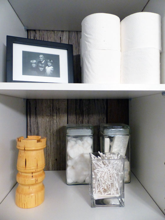 Built in shelving in a small bathroom