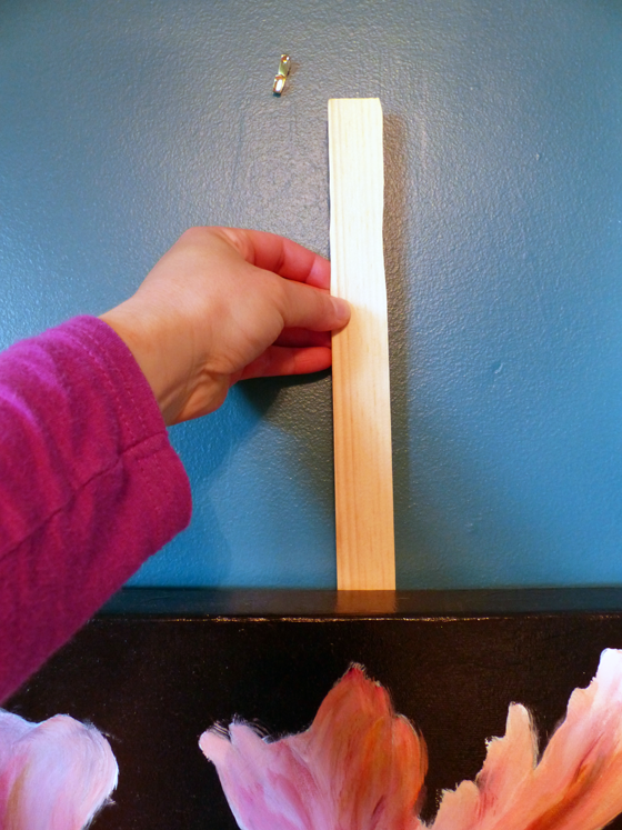 Paintstick picture hanger