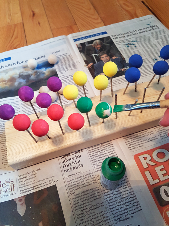 DIY drying rack for painting wooden balls