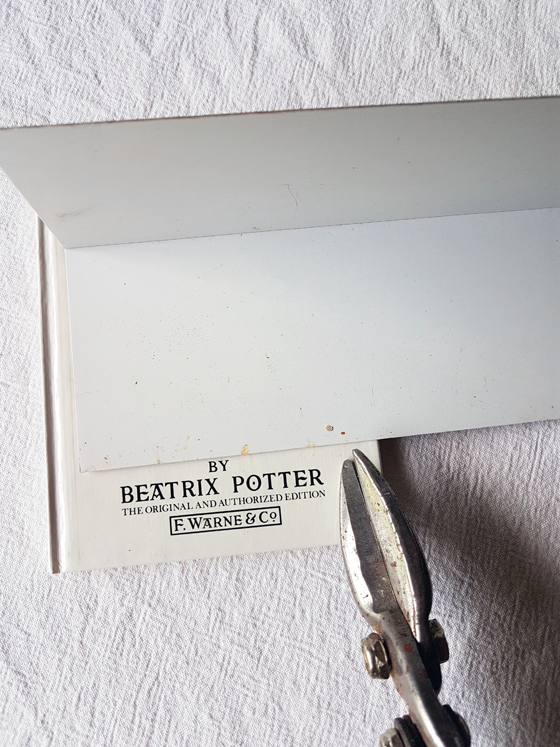 How to make a hidden bookend