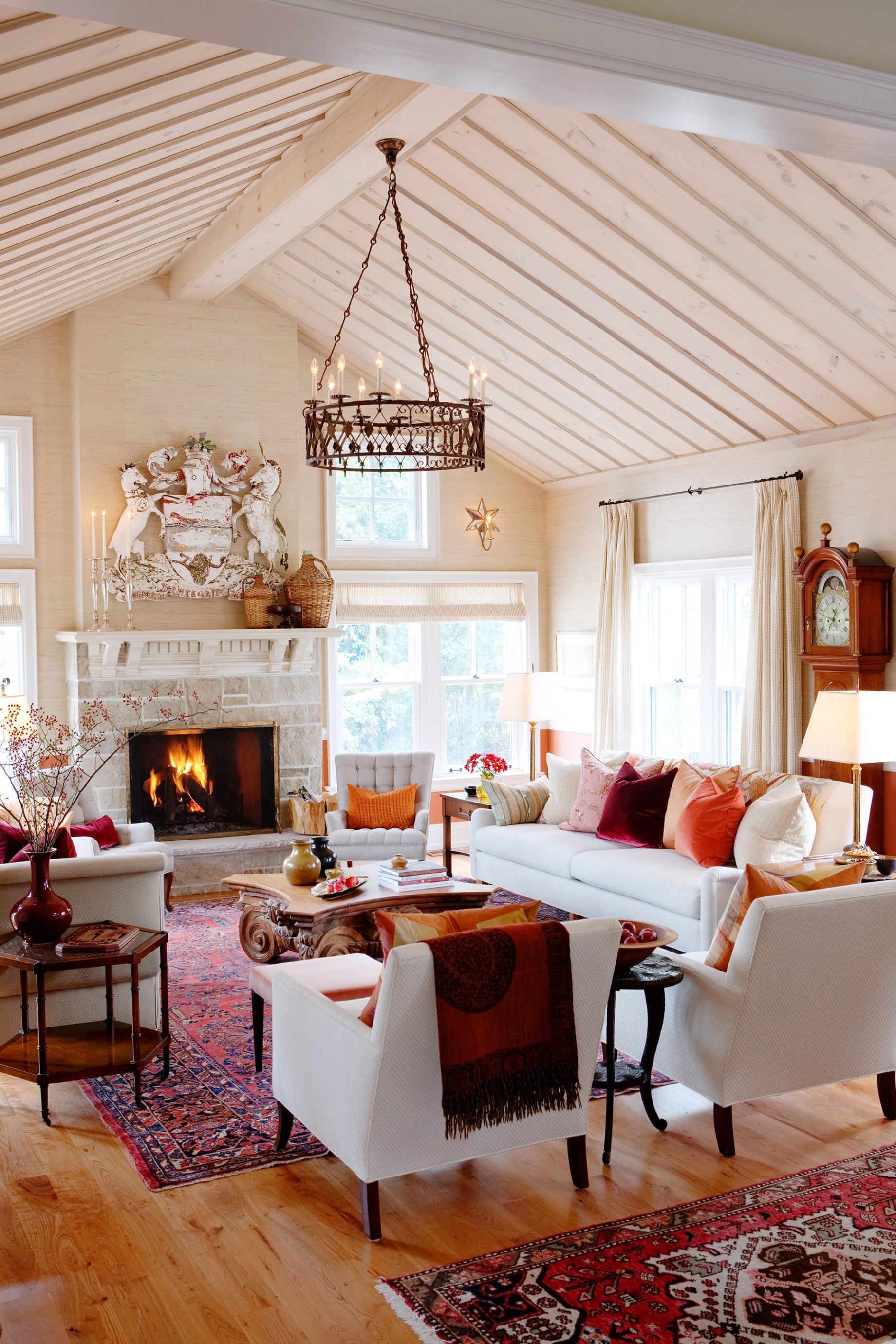 Planked ceiling in a farmhouse living room by Sarah Richardson