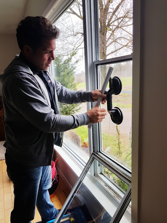 Repairing a cracked vinyl window