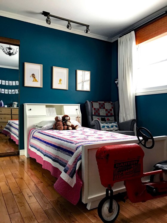 Colourful toddler bedroom